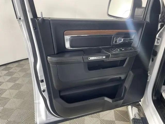 2017 Ram 1500 Laramie Crew Cab 4x4 5'7" Box
