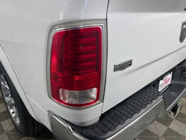 2017 Ram 1500 Laramie Crew Cab 4x4 5'7" Box