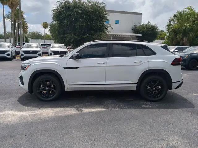2026 Volkswagen Atlas Cross Sport SEL R-Line Black