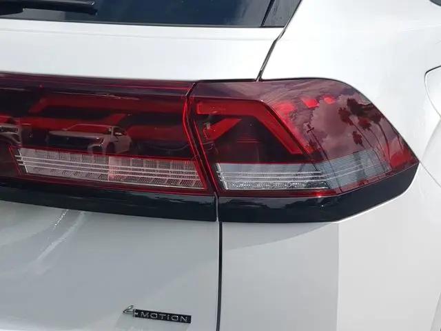 2026 Volkswagen Atlas Cross Sport SEL R-Line Black