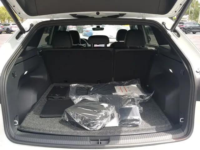 2026 Volkswagen Atlas Cross Sport SEL R-Line Black