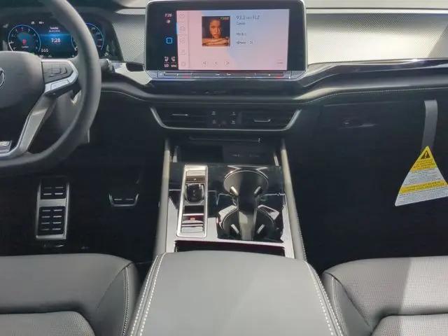 2026 Volkswagen Atlas Cross Sport SEL R-Line Black