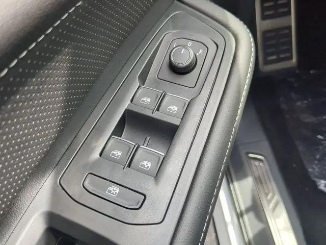 2026 Volkswagen Atlas Cross Sport SEL R-Line Black