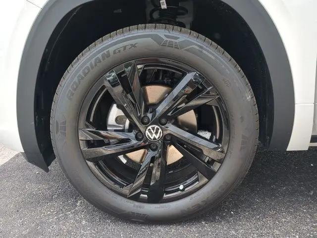 2026 Volkswagen Atlas Cross Sport SEL R-Line Black