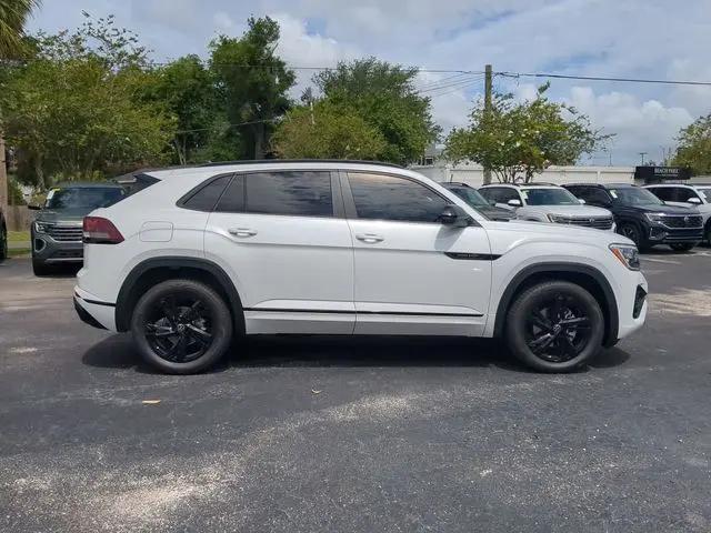 2026 Volkswagen Atlas Cross Sport SEL R-Line Black