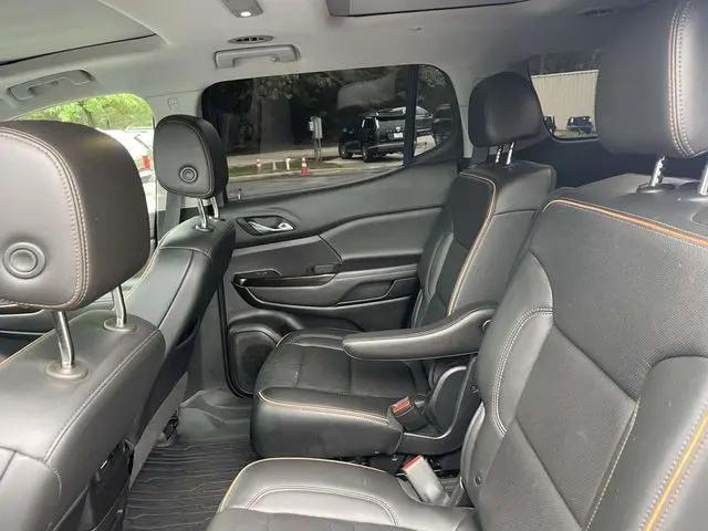 2023 GMC Acadia AWD AT4