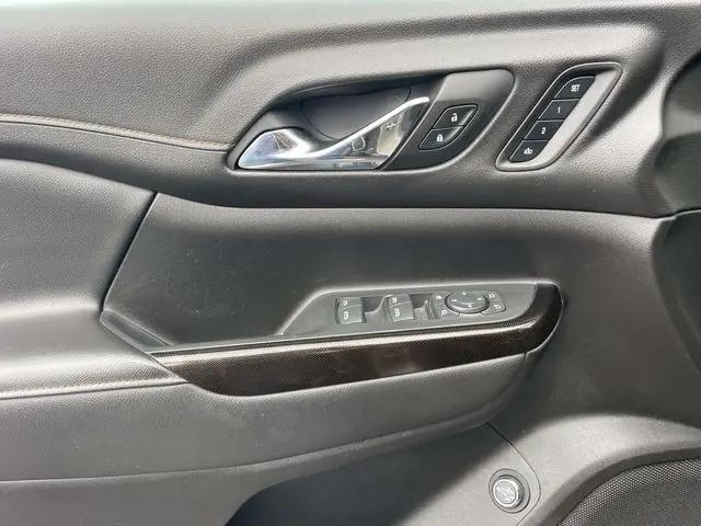 2023 GMC Acadia AWD AT4