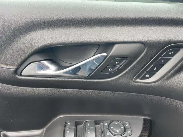 2023 GMC Acadia AWD AT4
