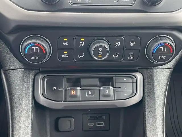 2023 GMC Acadia AWD AT4