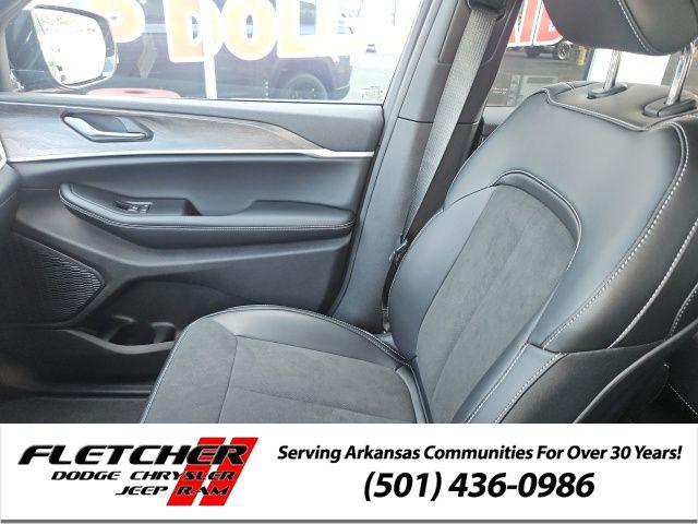 2026 Jeep Grand Cherokee Altitude 4x2
