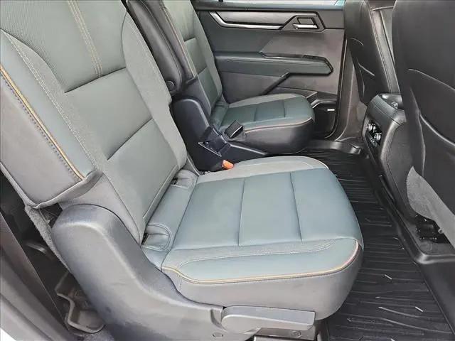 2024 GMC Acadia AWD AT4
