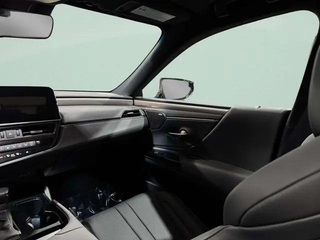 2023 Lexus ES 350 F SPORT Handling