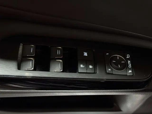 2023 Lexus ES 350 F SPORT Handling
