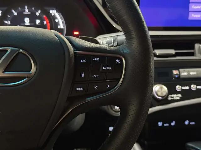 2023 Lexus ES 350 F SPORT Handling