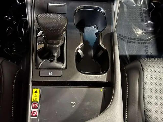 2023 Lexus ES 350 F SPORT Handling