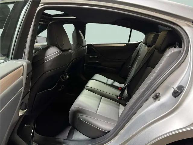 2023 Lexus ES 350 F SPORT Handling
