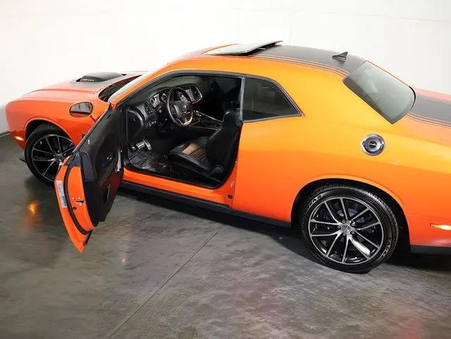 2016 Dodge Challenger 392 Hemi Scat Pack Shaker