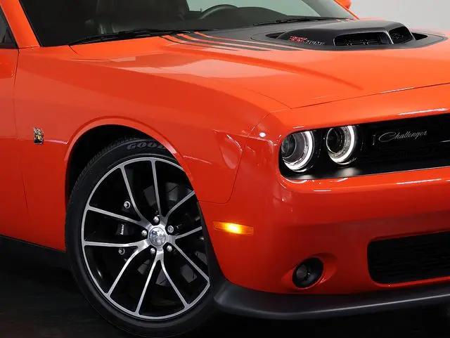 2016 Dodge Challenger 392 Hemi Scat Pack Shaker
