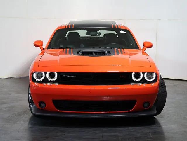 2016 Dodge Challenger 392 Hemi Scat Pack Shaker