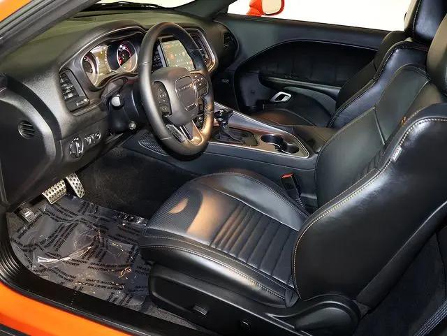 2016 Dodge Challenger 392 Hemi Scat Pack Shaker