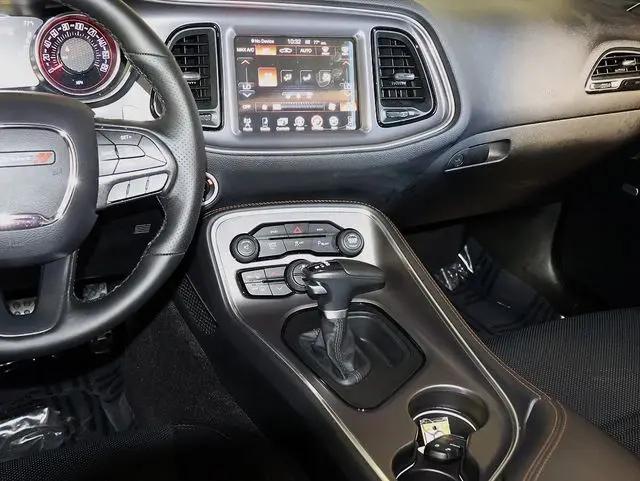 2016 Dodge Challenger 392 Hemi Scat Pack Shaker