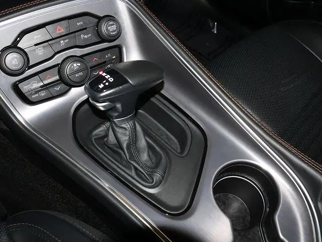 2016 Dodge Challenger 392 Hemi Scat Pack Shaker