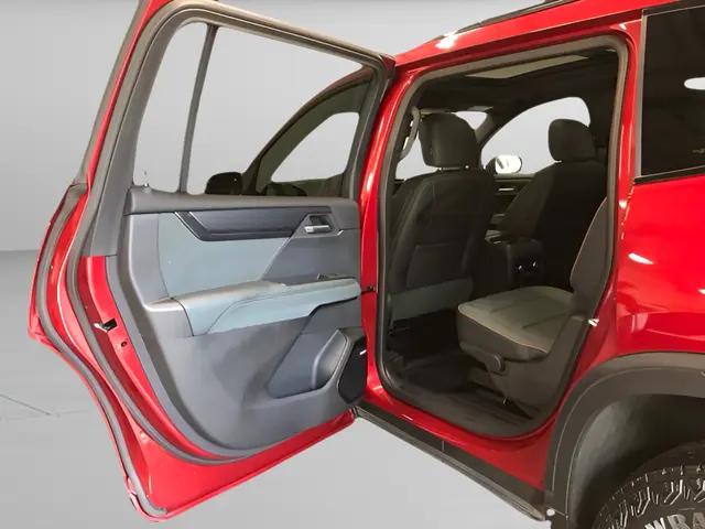 2025 GMC Acadia AWD AT4