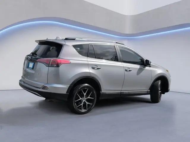 2017 Toyota RAV4 SE