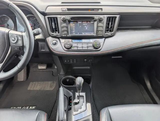 2017 Toyota RAV4 SE