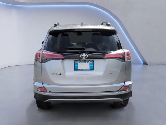2017 Toyota RAV4 SE