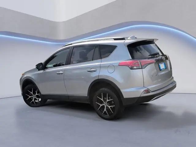 2017 Toyota RAV4 SE