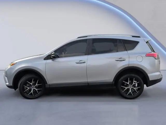 2017 Toyota RAV4 SE