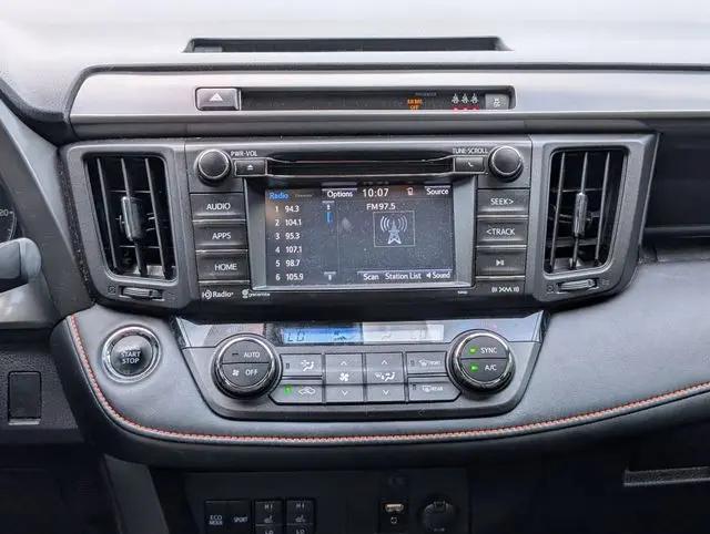 2017 Toyota RAV4 SE