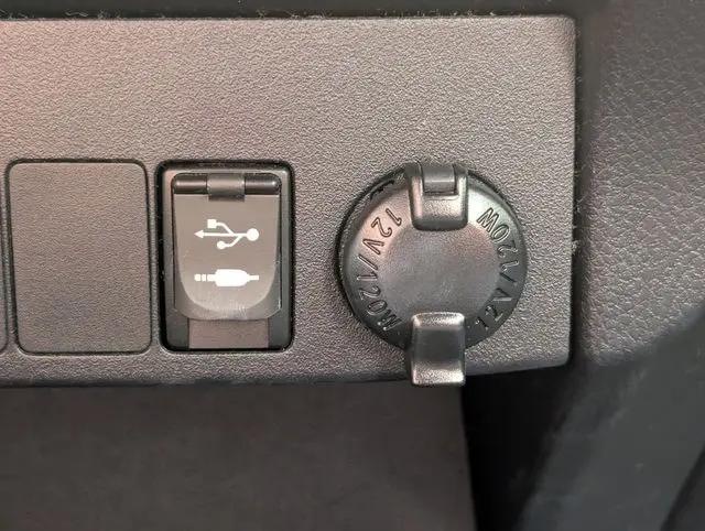 2017 Toyota RAV4 SE