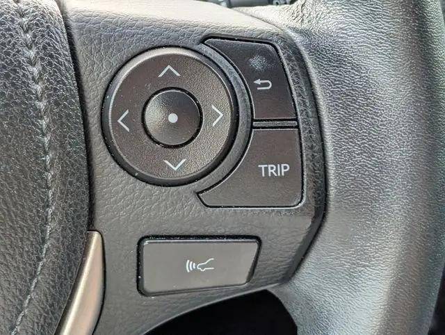 2017 Toyota RAV4 SE