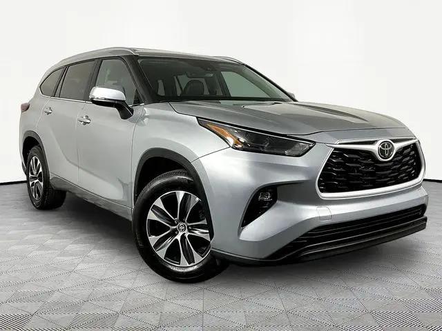 2025 Toyota Highlander XLE