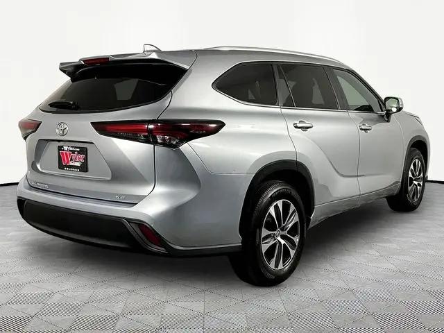 2025 Toyota Highlander XLE