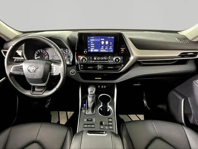 2025 Toyota Highlander XLE