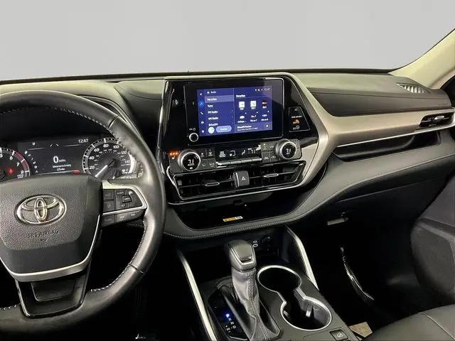2025 Toyota Highlander XLE