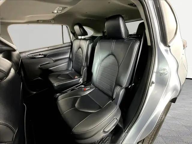 2025 Toyota Highlander XLE