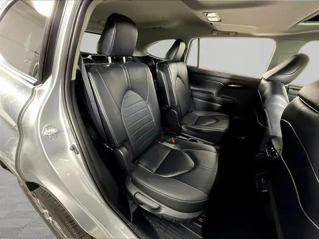 2025 Toyota Highlander XLE