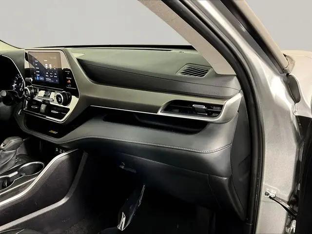 2025 Toyota Highlander XLE