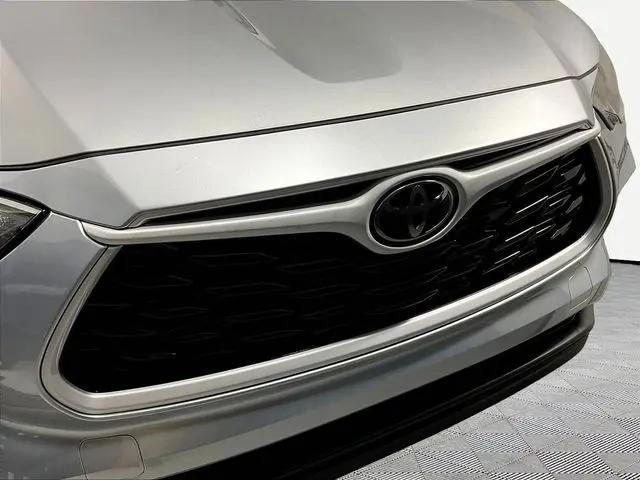 2025 Toyota Highlander XLE