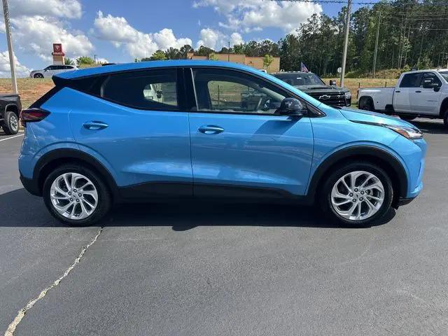 2027 Chevrolet Bolt LT FWD