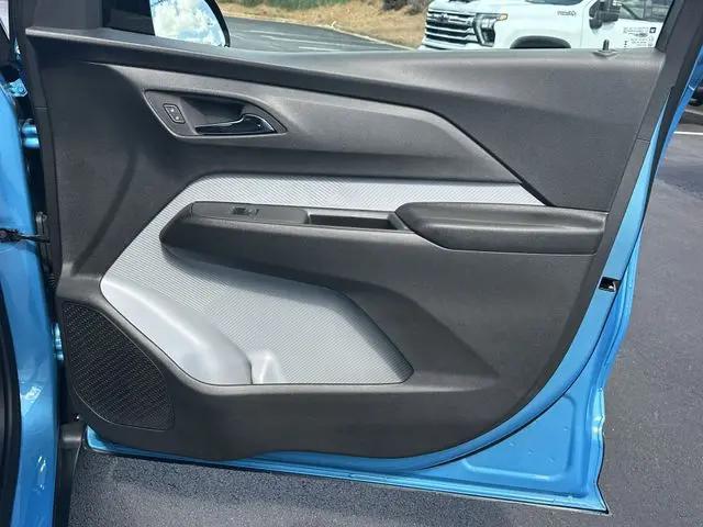 2027 Chevrolet Bolt LT FWD