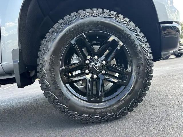 2026 Chevrolet Silverado 1500 4WD Crew Cab Short Bed Custom Trail Boss