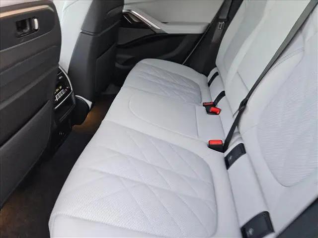 2027 BMW X6 xDrive40i