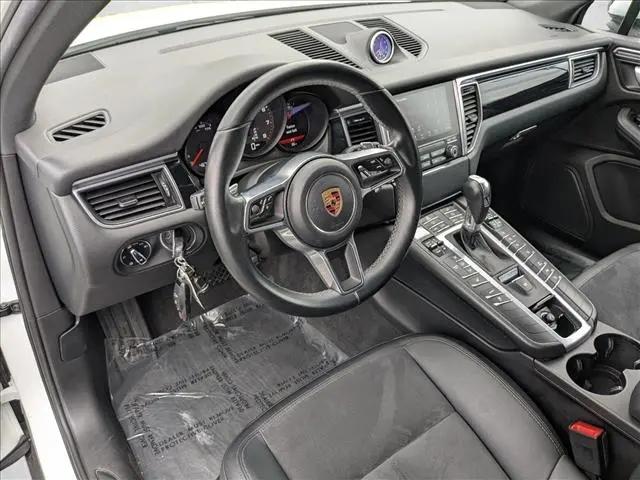 2017 Porsche Macan Macan
