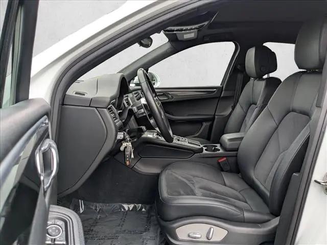2017 Porsche Macan Macan