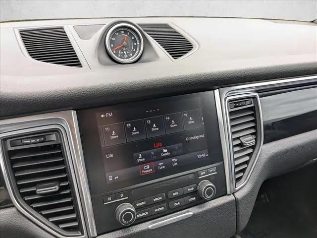 2017 Porsche Macan Macan